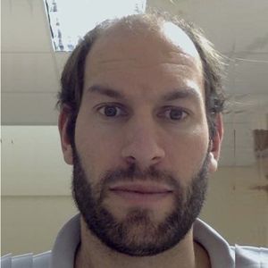 Ingénieur de recherche CNRS. Physique de l'IRM & Traitement de données. Mise en œuvre des acquisitions IRM dans les différentes modalités (structurale, fonctionnelle, diffusion ...) et des traitements de données associés.
